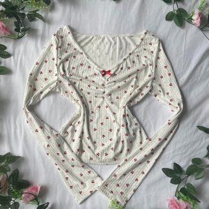 white cherry print ruched long sleeve top